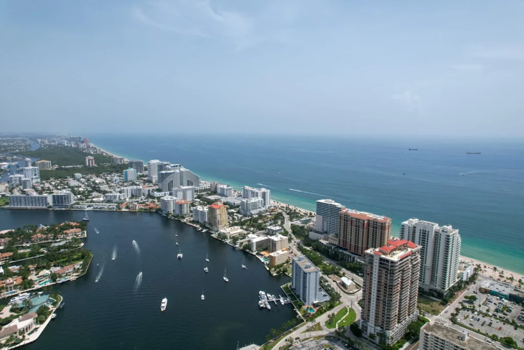 Waterfront district and inland waterway