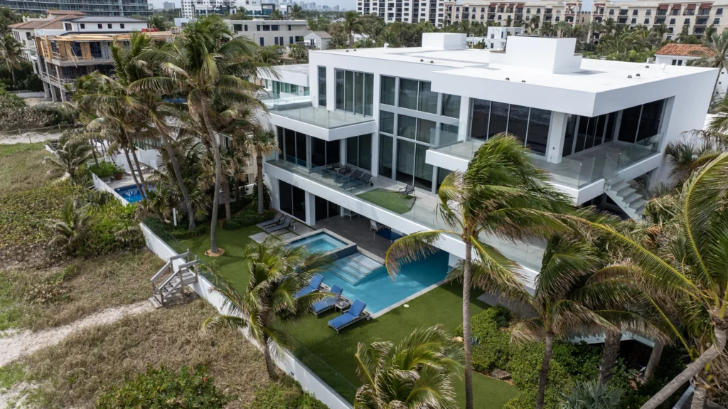 Contemporary beachfront house and pool