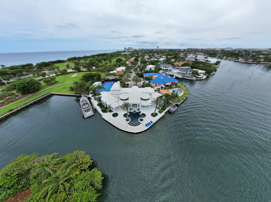 Large waterfront property and its surroundings